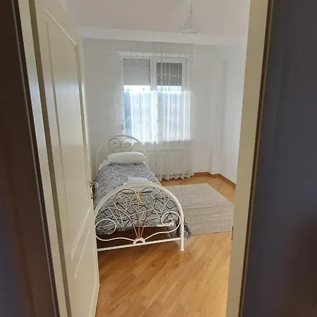 аэропорт-номера 24/24 . Apartment Chisinau
